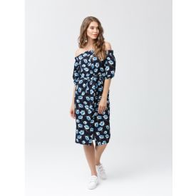 Dress with open shoulders