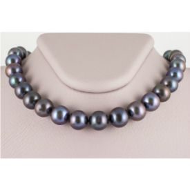 Pearl necklaces / Barracuda Pearls