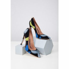 HIGH HEELS / Nai Lu-na