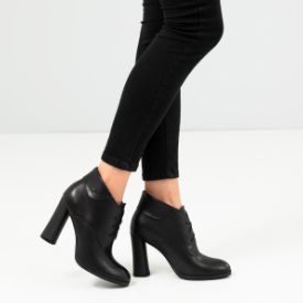 Black Ankle Boots / GEM